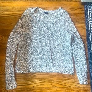 Medium gap sweater